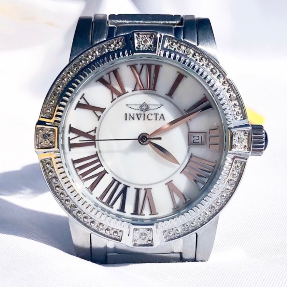 🆕SWISS MADE‼️ special edition Invicta Diamond & Mother of Pearl vintage Watch